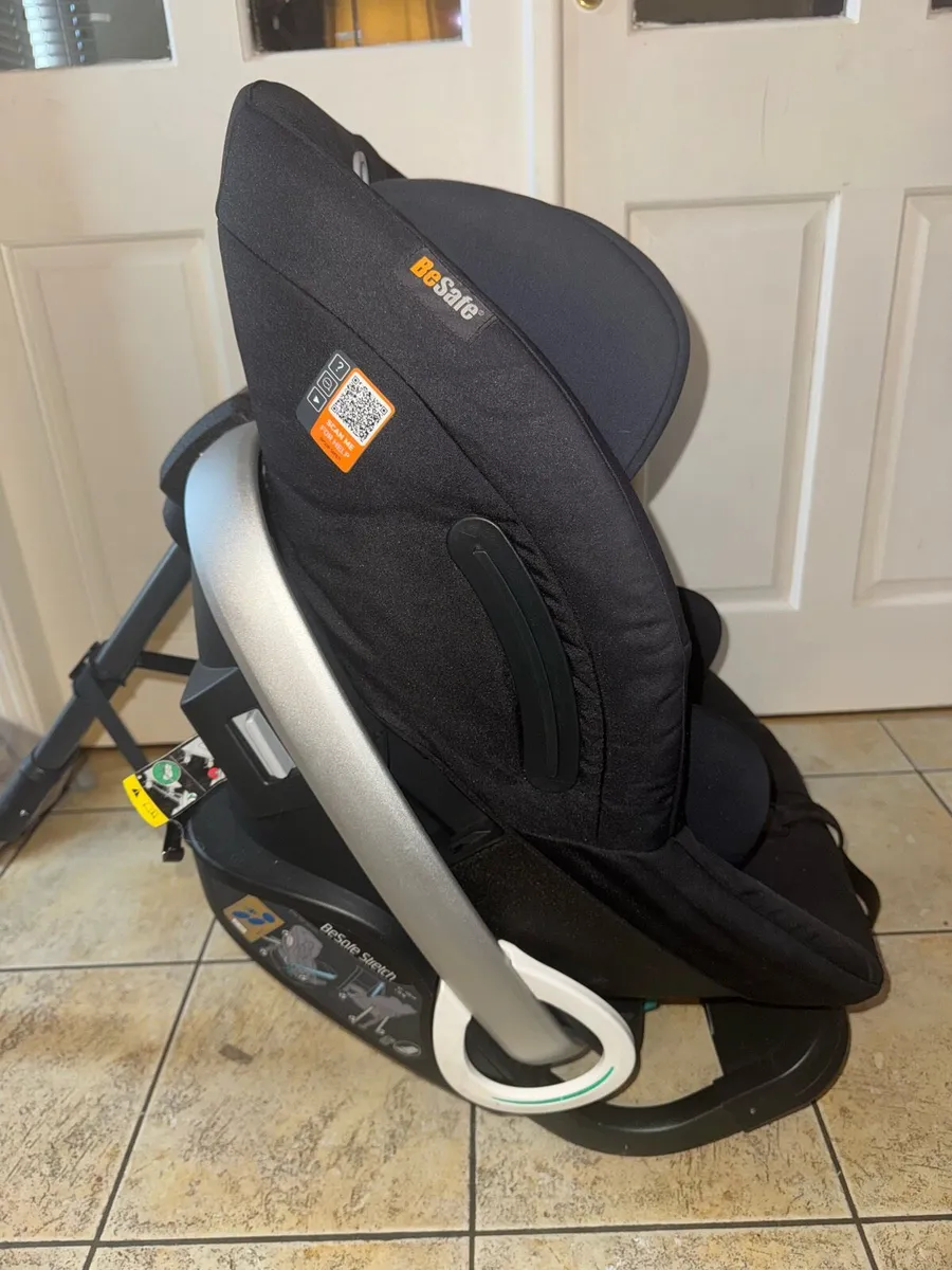 Rear facing car seat - Image 2