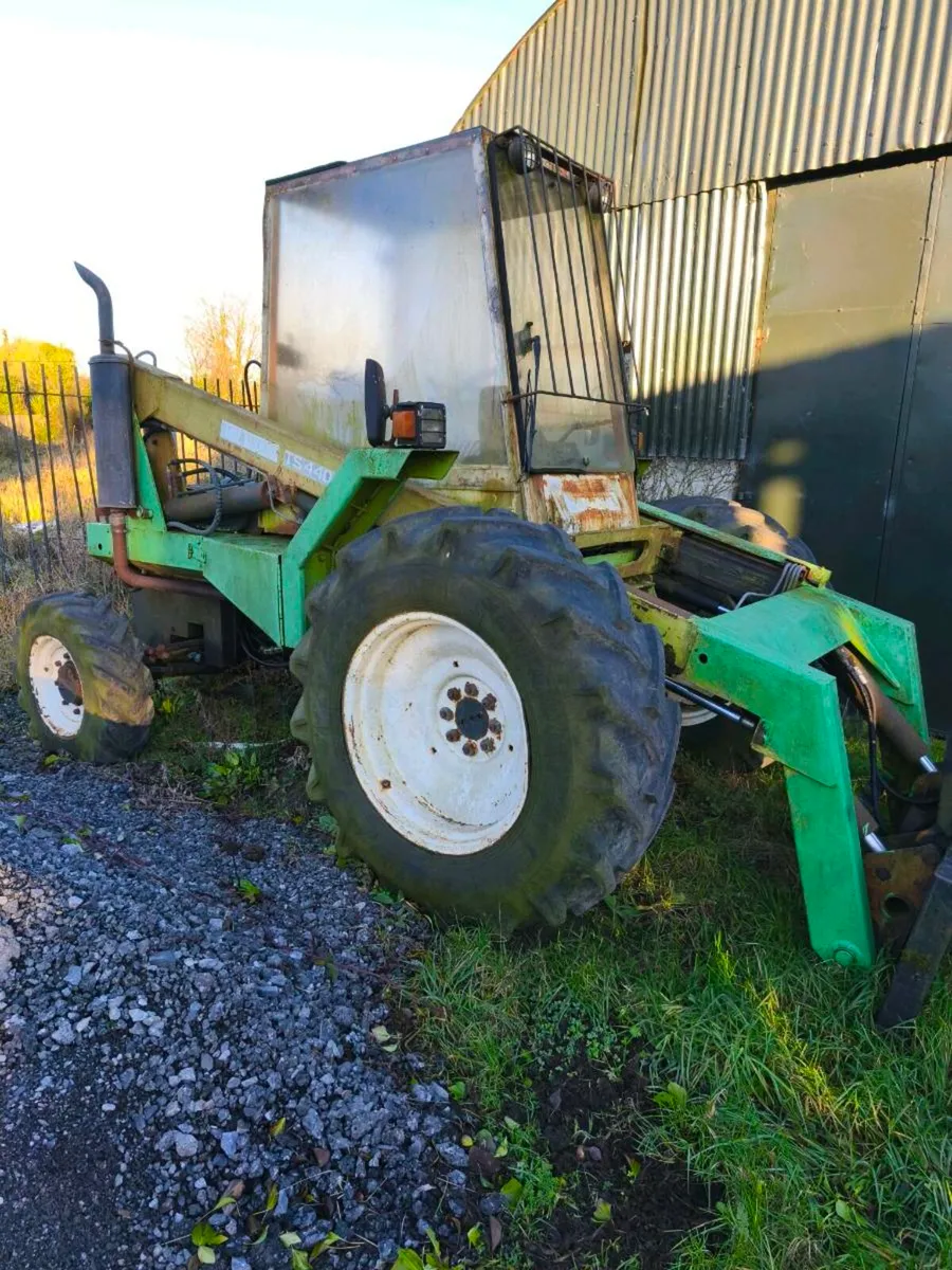 Collins loader - Image 1