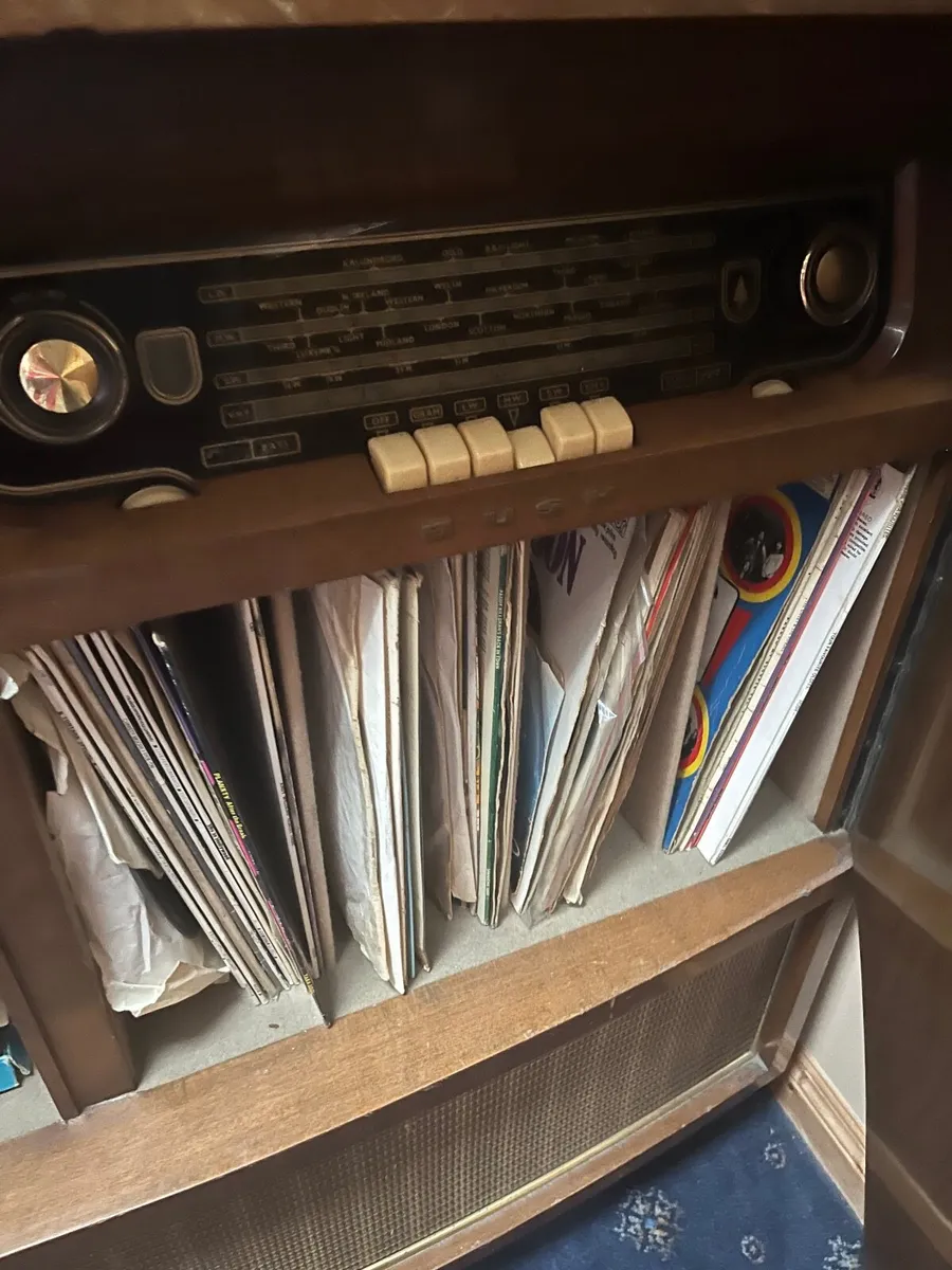 Vintage record player cabinet - Image 2