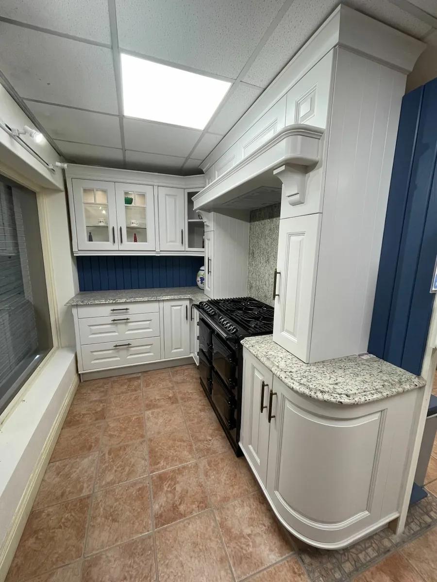 Winterwood Kitchen Ex Display - Image 1