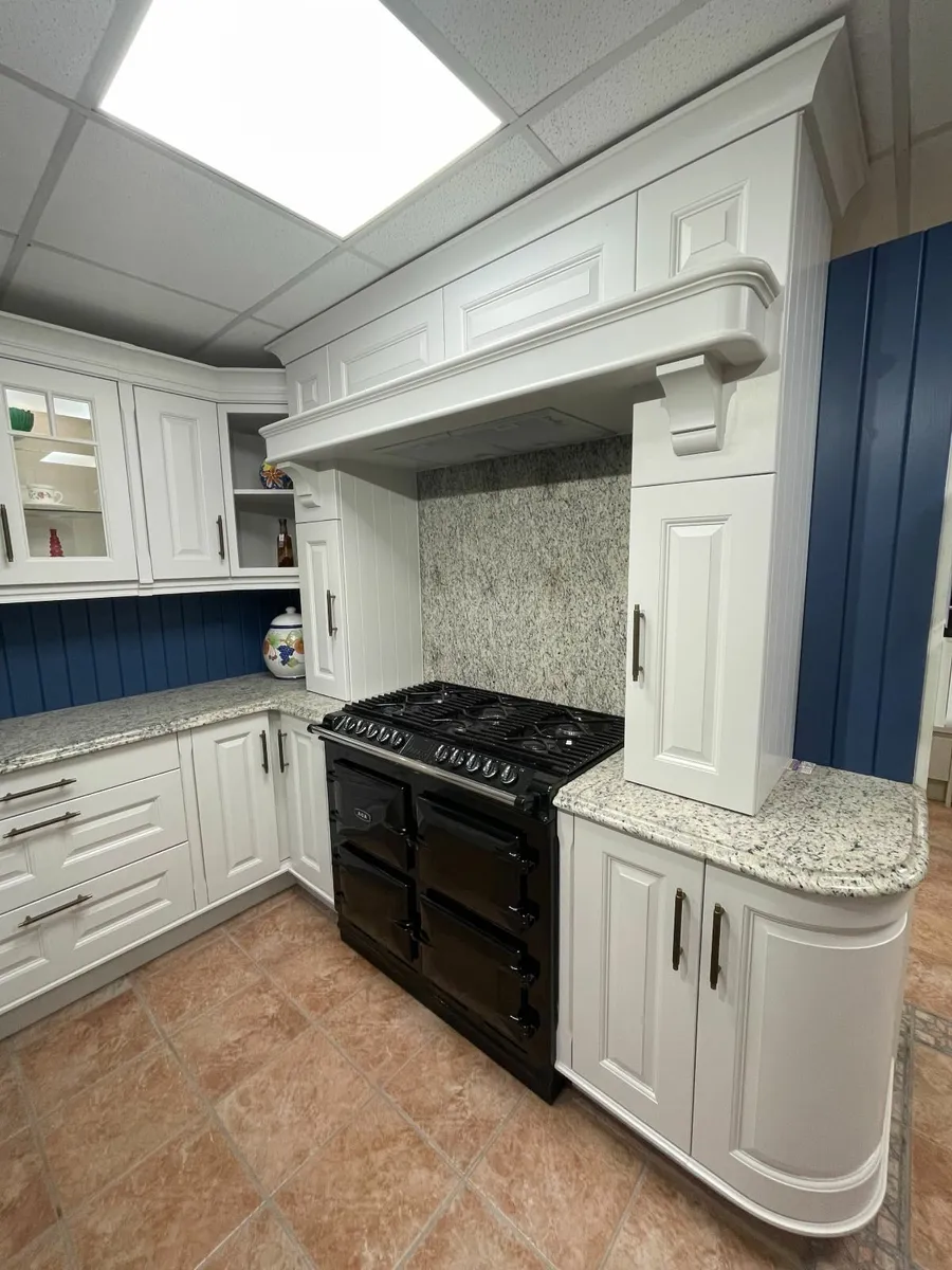 Winterwood Kitchen Ex Display - Image 2