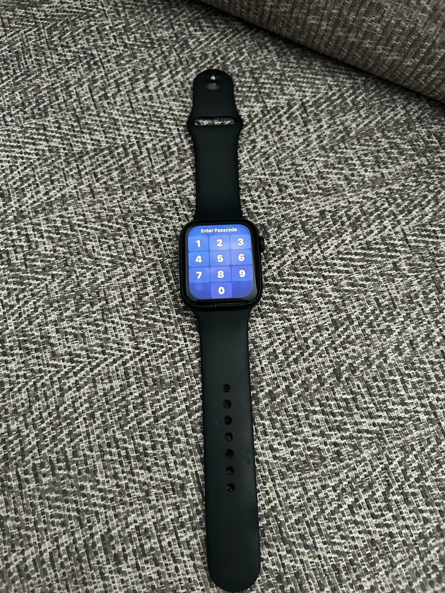 Apple Watch SE - Image 1