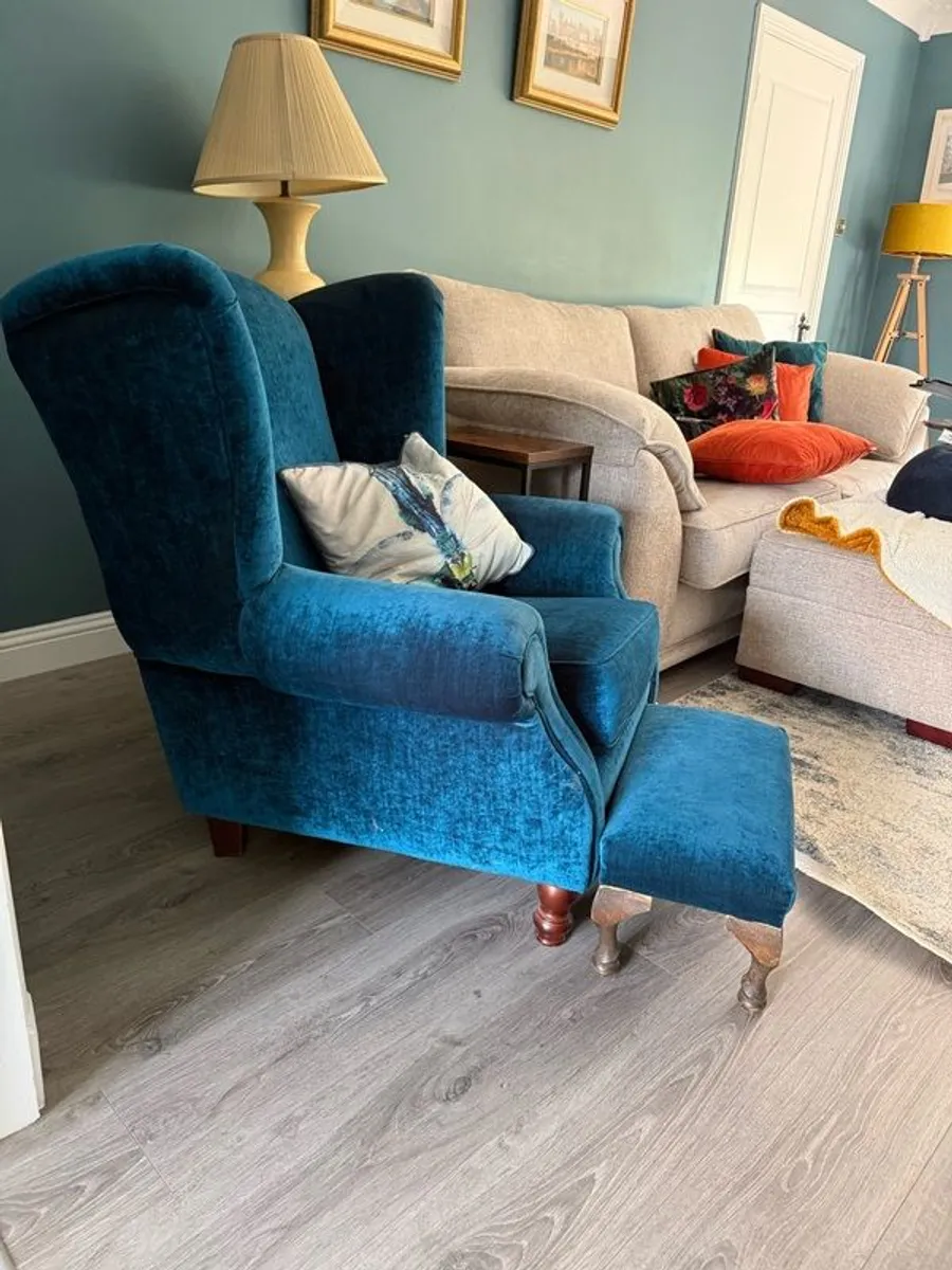 Beautiful  Teal Queen Ann Armchair - Image 1