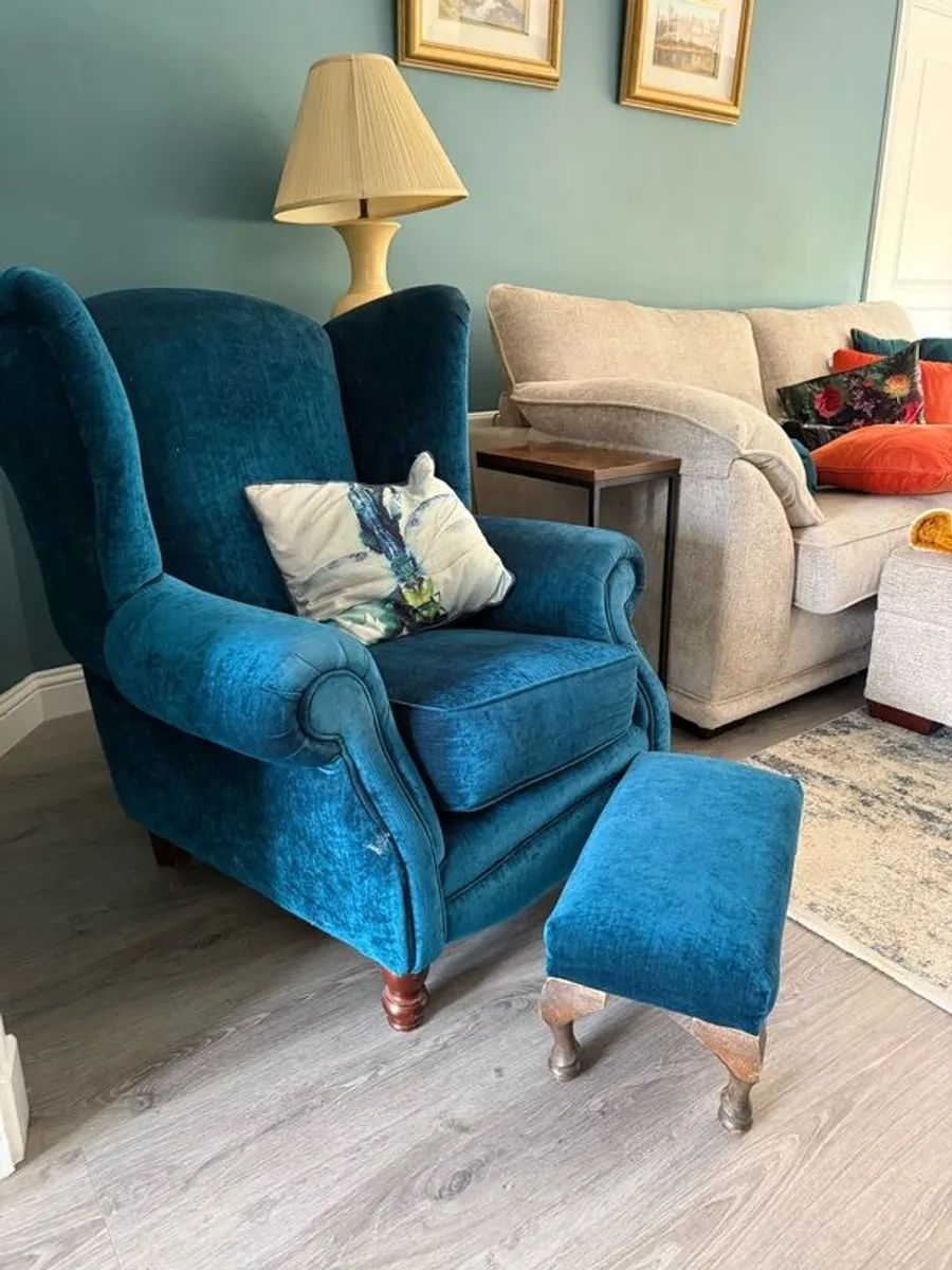 Beautiful  Teal Queen Ann Armchair - Image 4