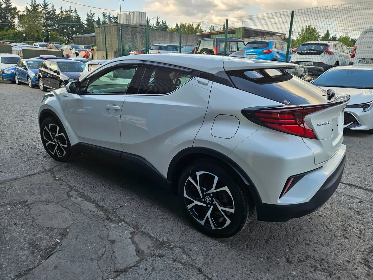 2020 TOYOTA CHR AUTOMATIC/ HYBRID/ G Leather Spec - Image 4