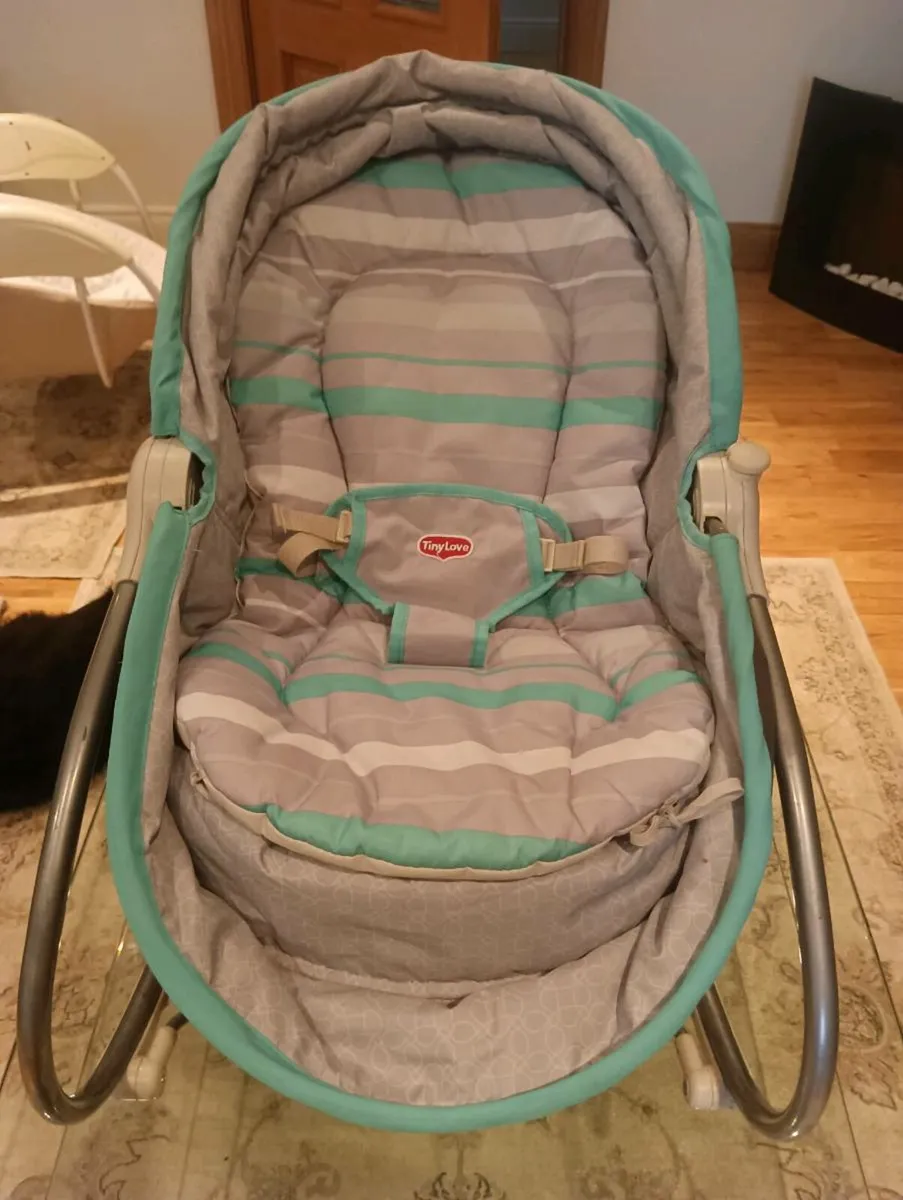 Beautiful baby chair like new sits,up and lie back - Image 3