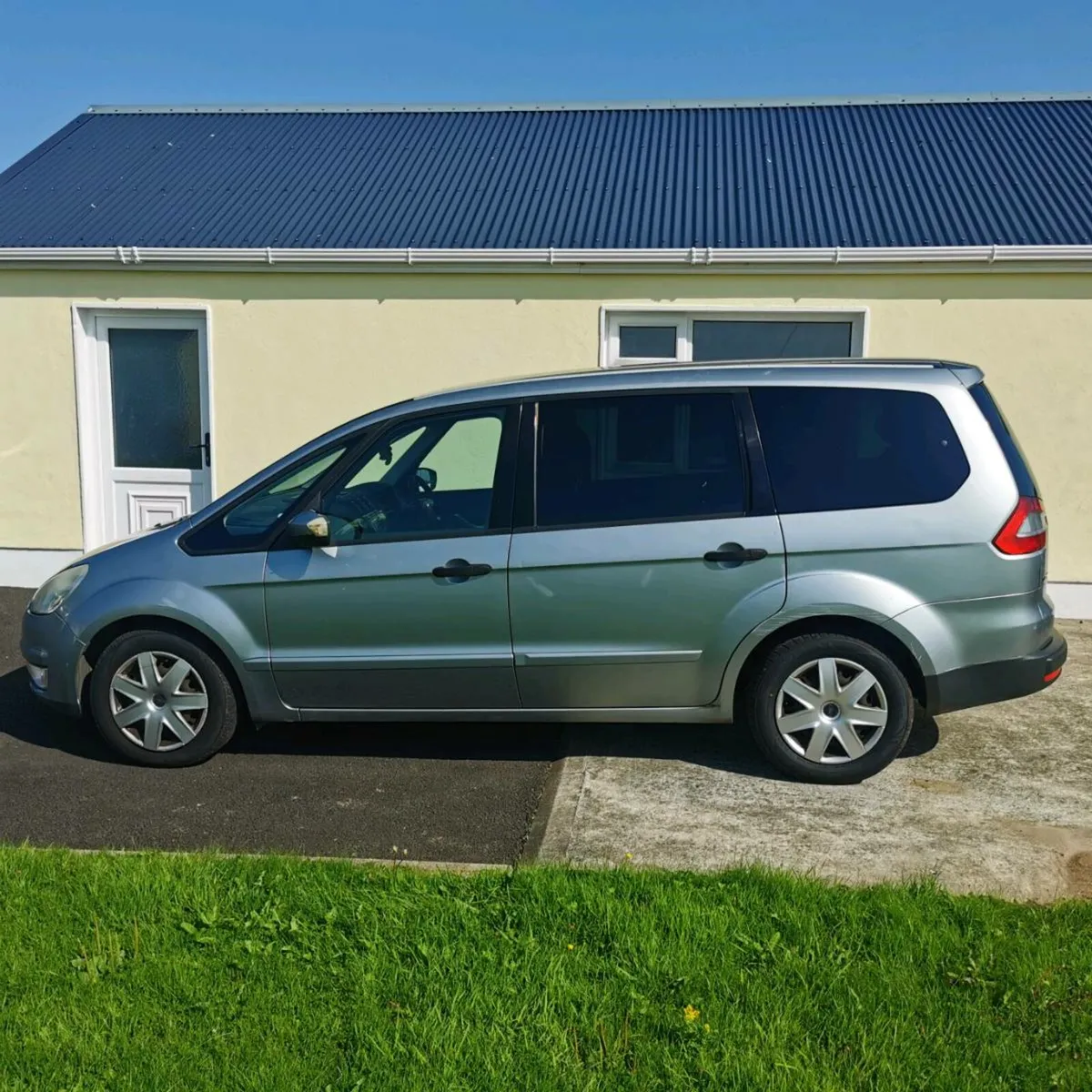08 Ford Galaxy - Image 2
