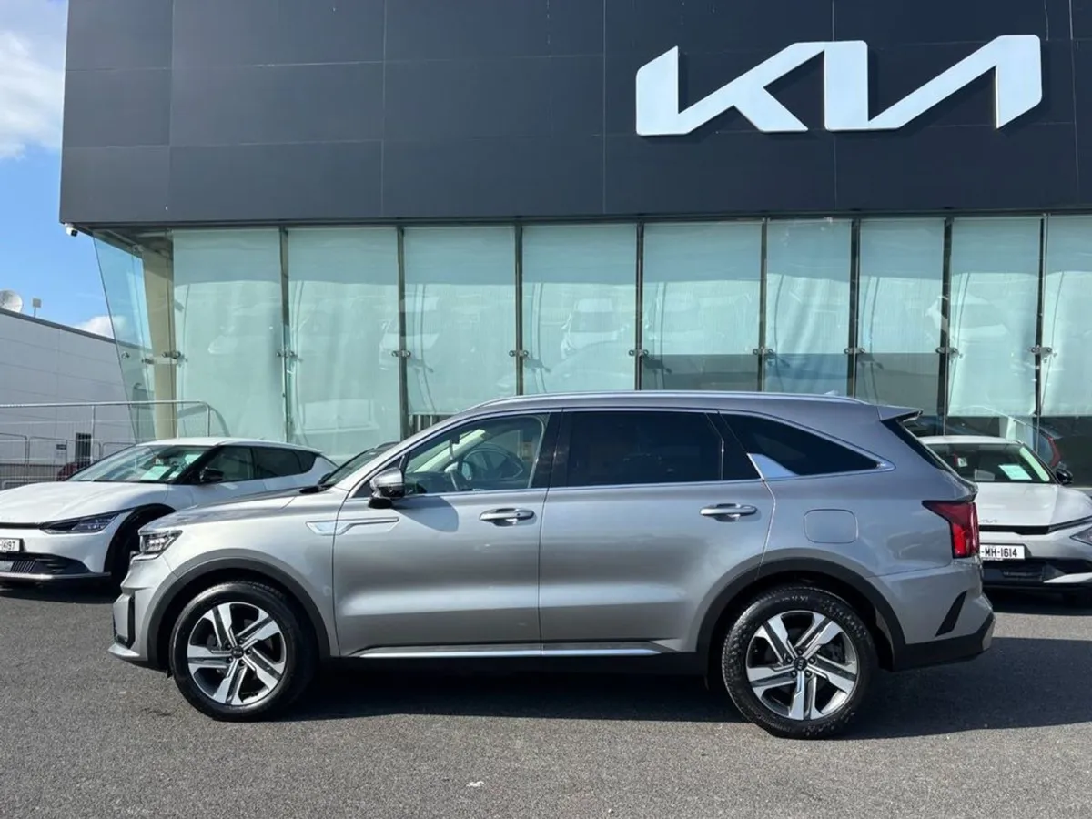Kia Sorento 1.6 K4 Plug in Hybrid 7 Seats - Image 3