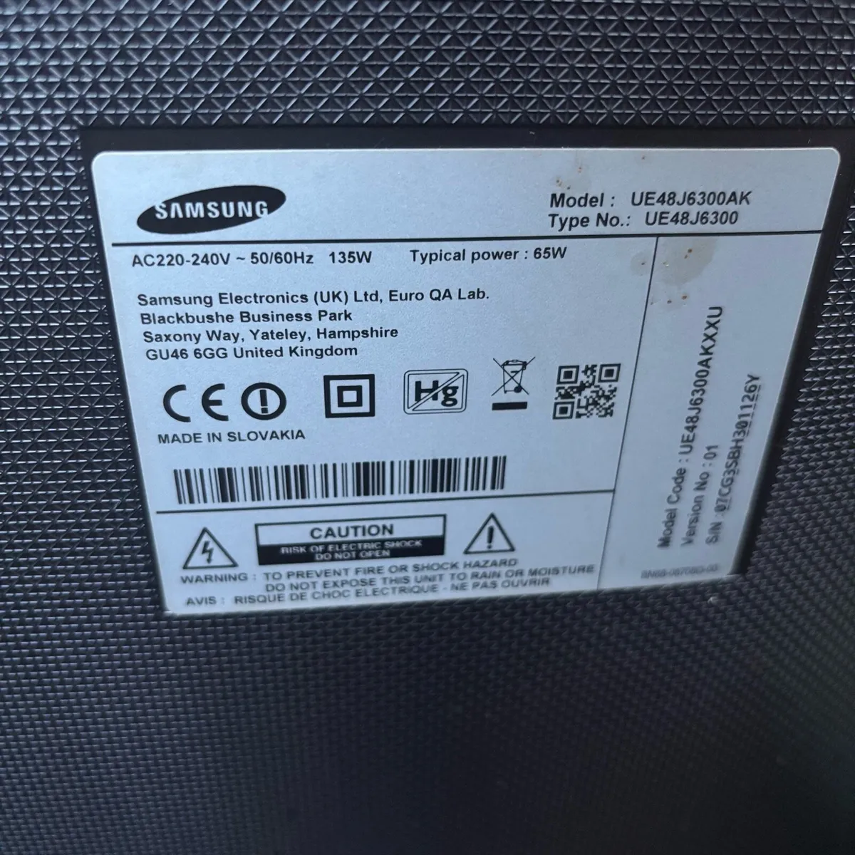 Curved Samsung smart tv - Image 2