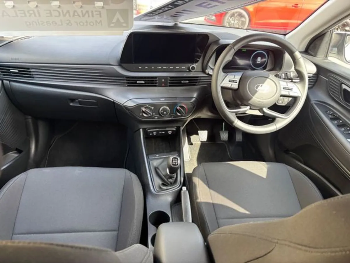 Hyundai i20 Deluxe Plus - Image 3