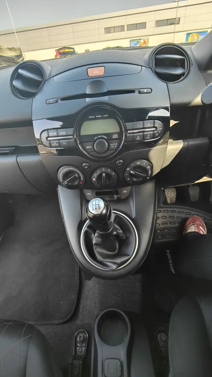 Mazda 2 - Image 3