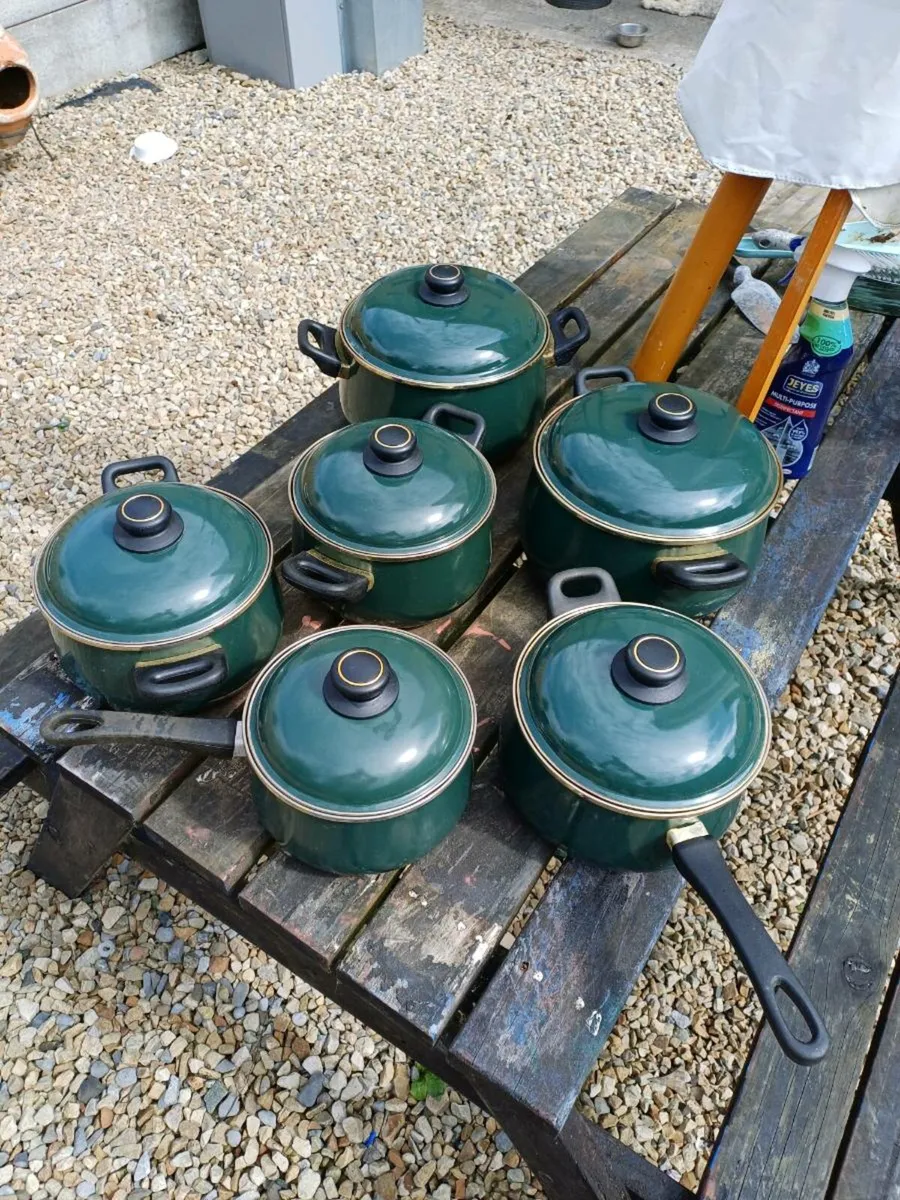 Vintage Encore Green Enamel Pot Set - Image 1
