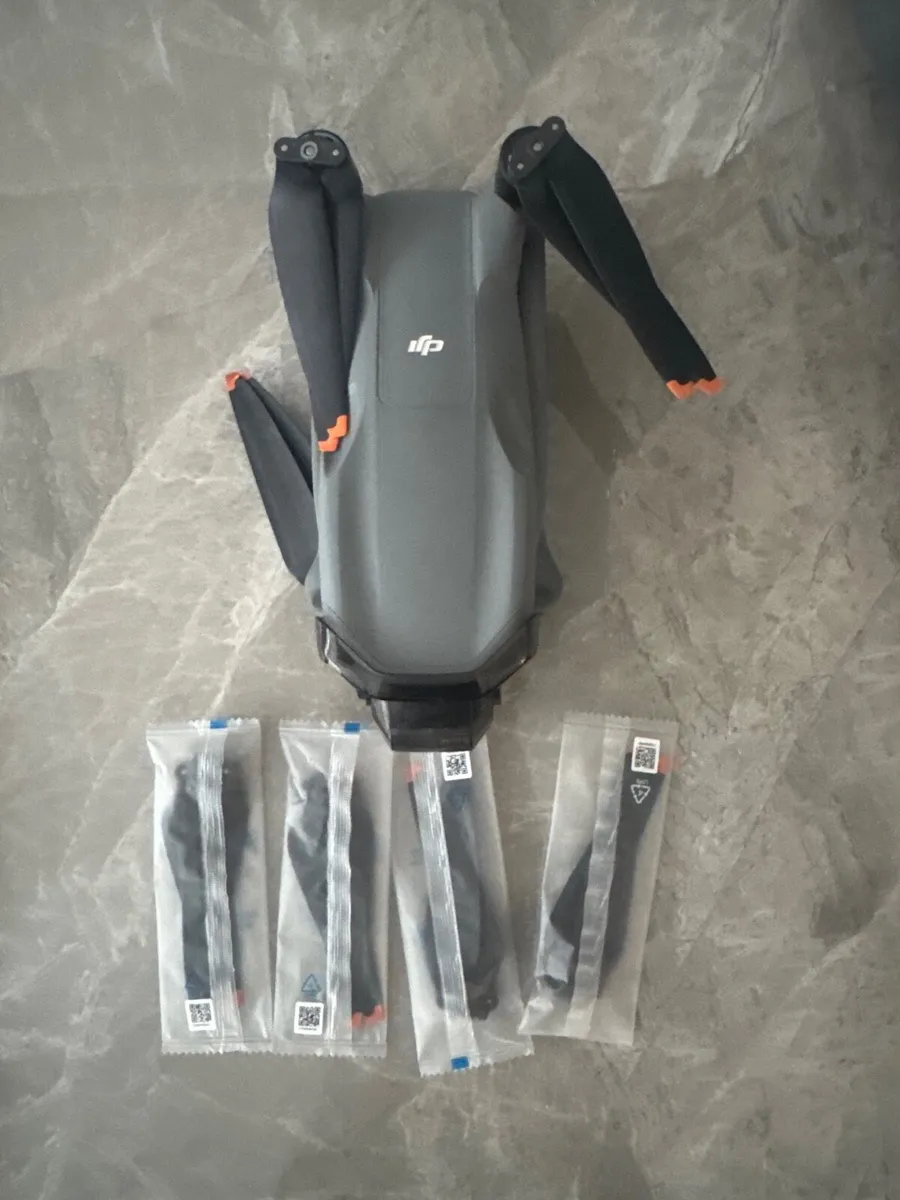 DJI air 3s fly more combo - Image 3