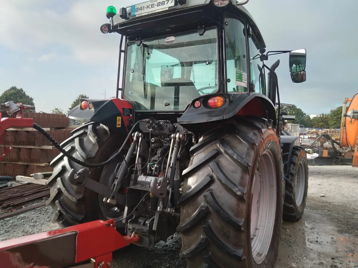Massey Ferguson 5711 M - Image 3