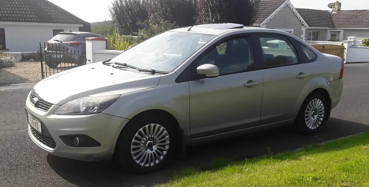 Ford Titanium Saloon - Image 2