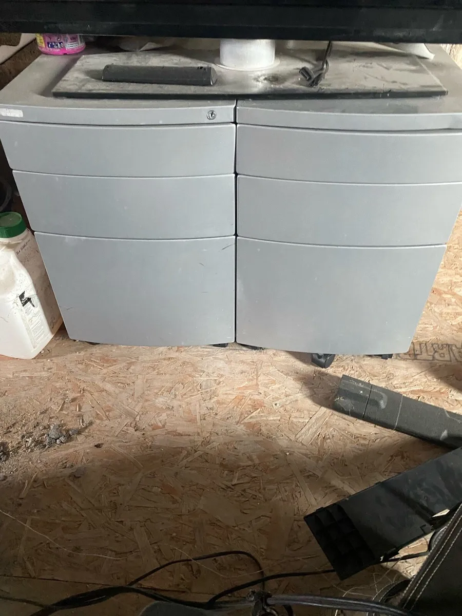 2 office drawers