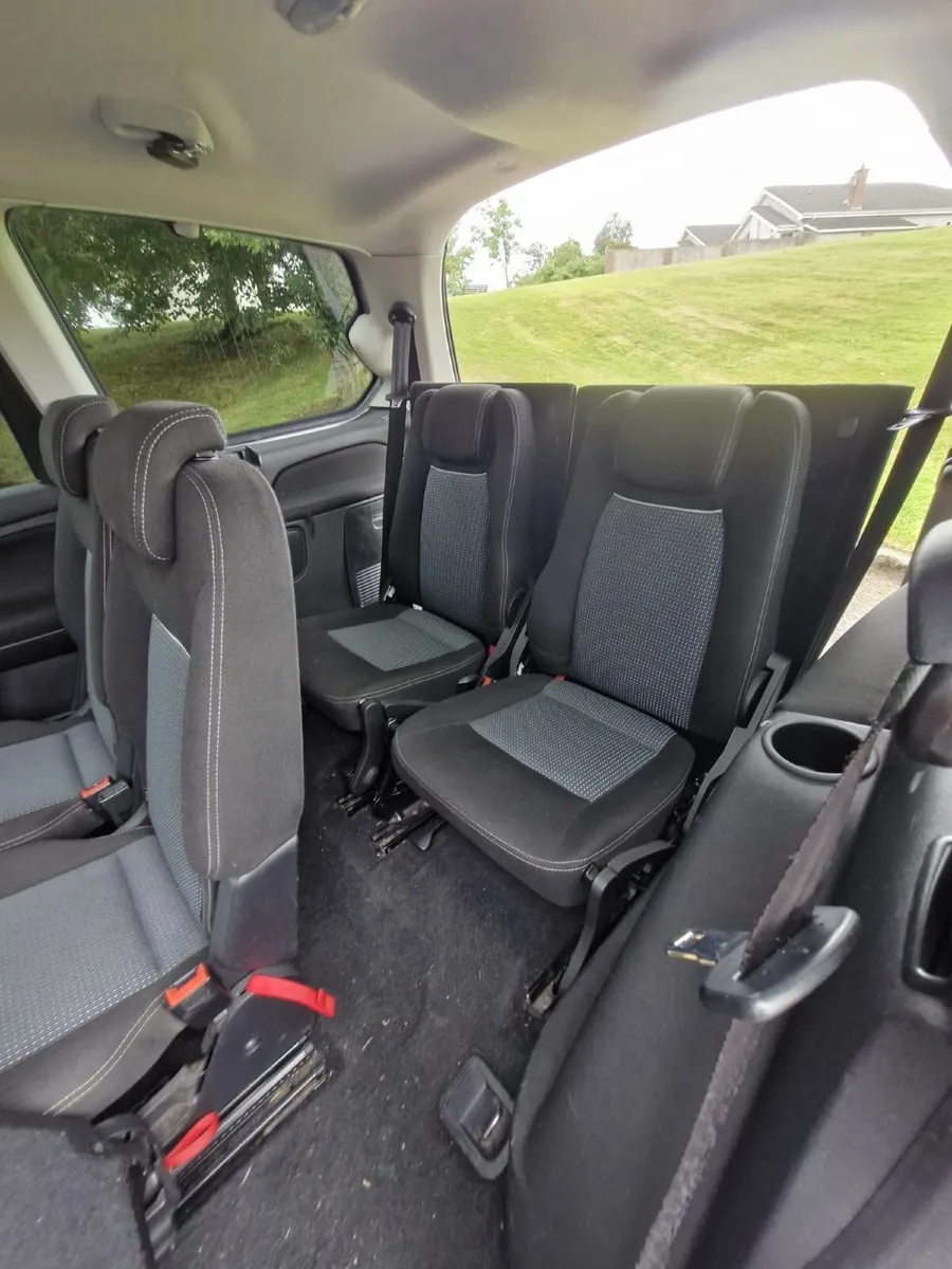 Ford Galaxy 2014 - Image 2