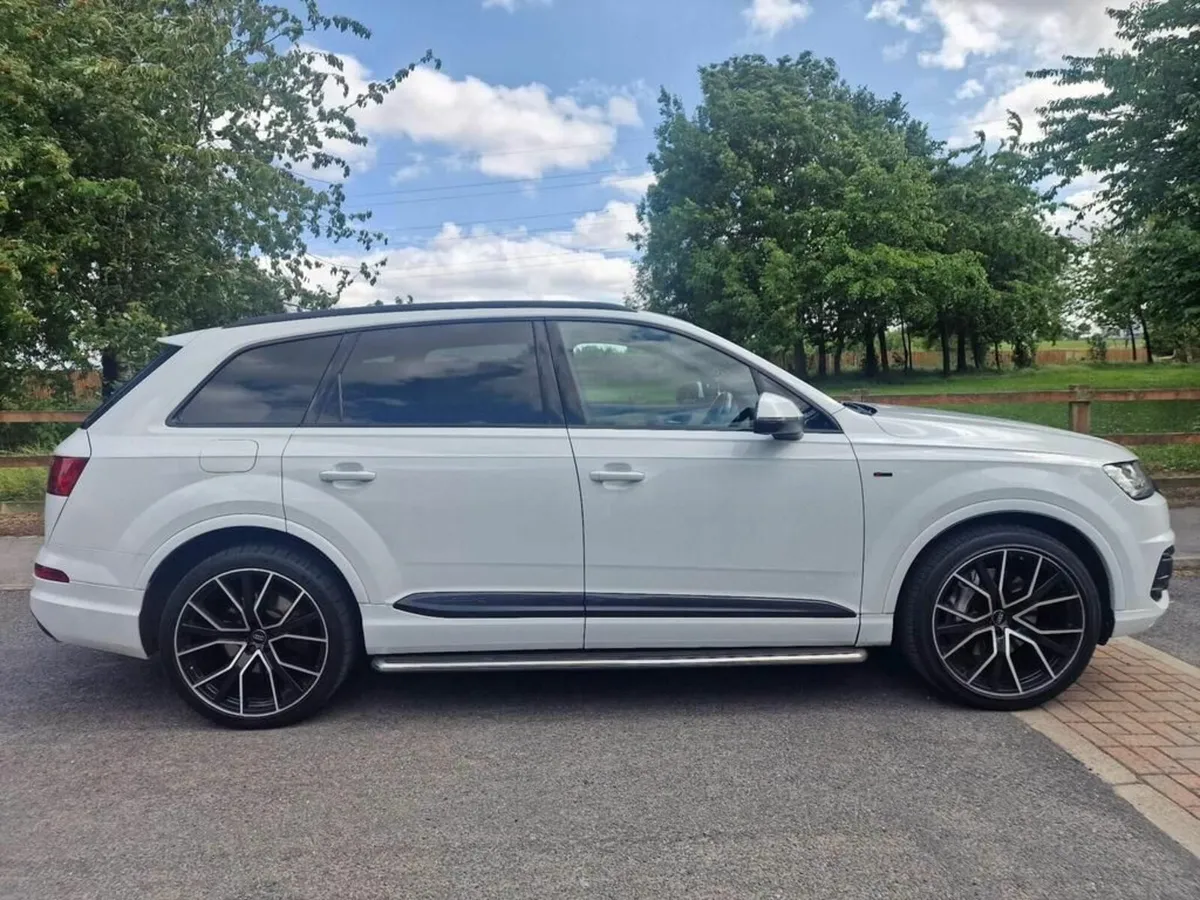 New Model Audi Q7 - NI Car with MEGA SPEC SUPERB