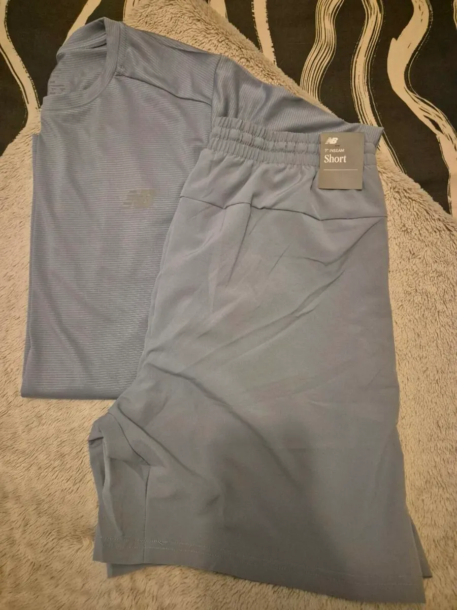 New balance shorts and t shirt - Image 1