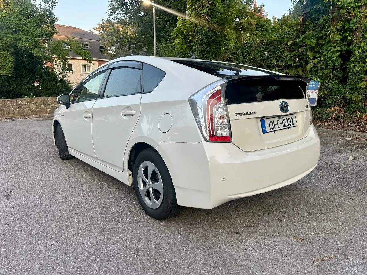 Toyota Prius 2013 - Image 4