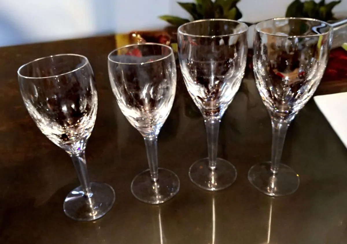 4 XL Waterford crystal John Rocha wine glass - Image 1