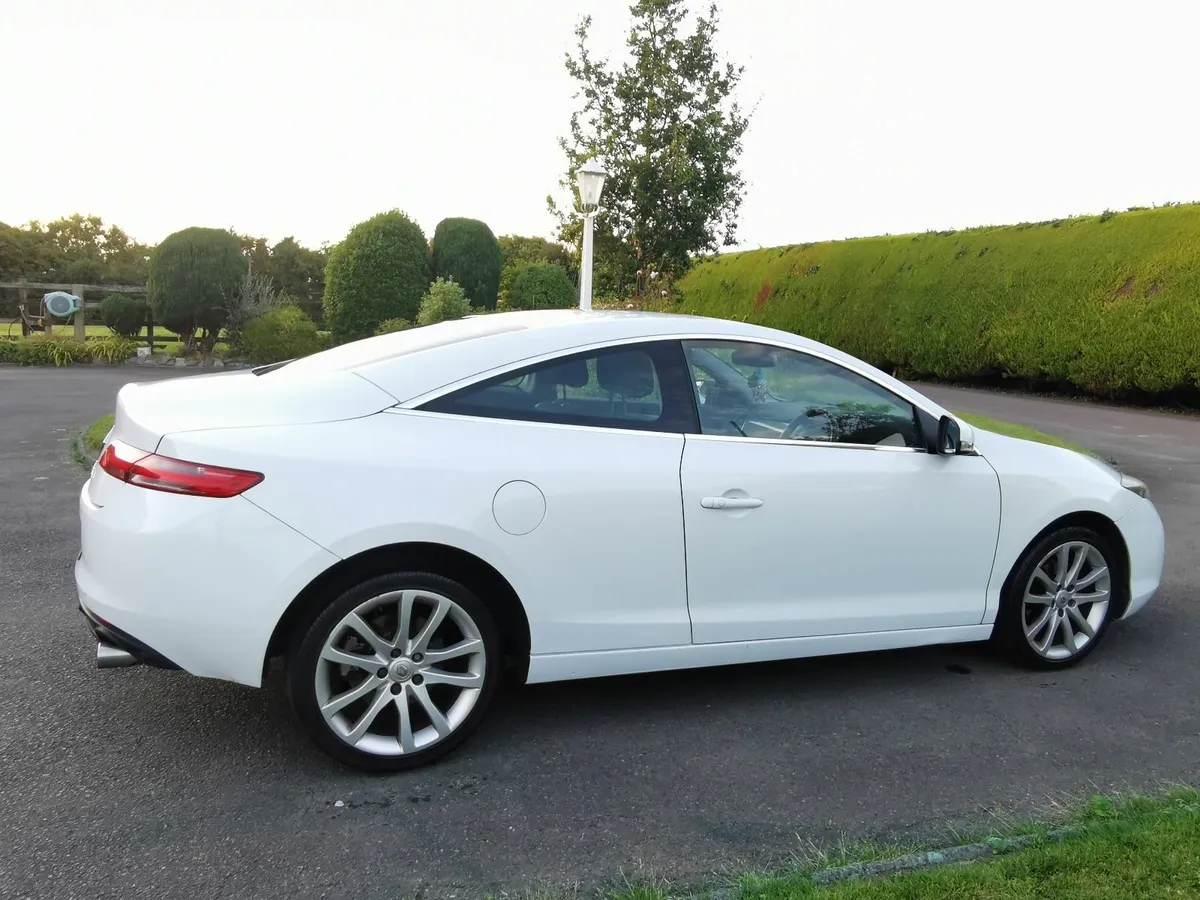 Renault Laguna 2011 - Image 2
