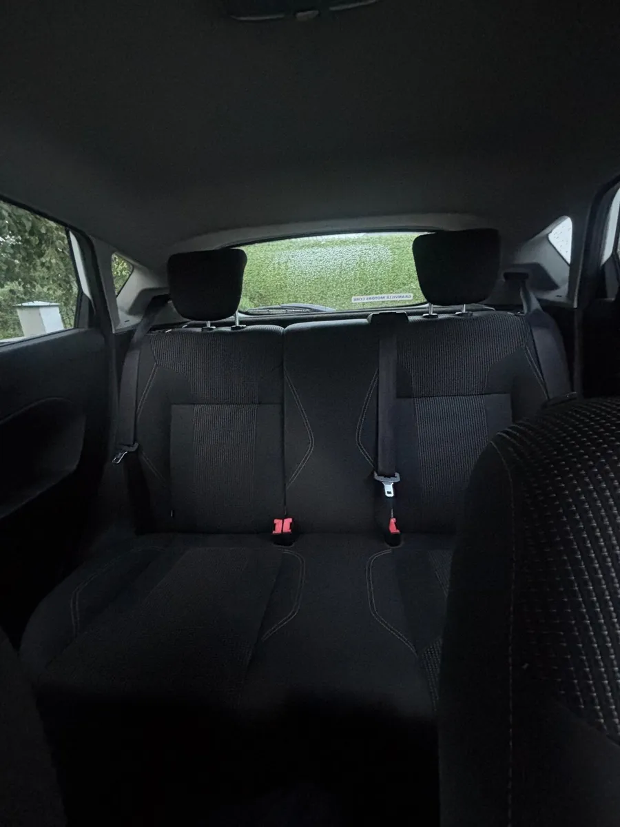 Ford Fiesta 2016 - Image 2