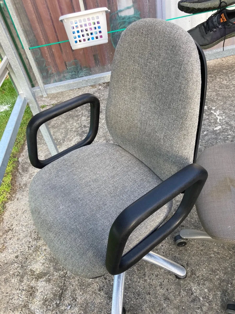 Study chair - Image 1