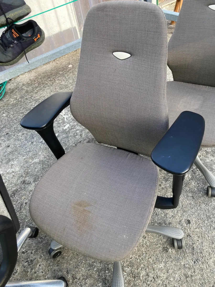 Study chair - Image 2