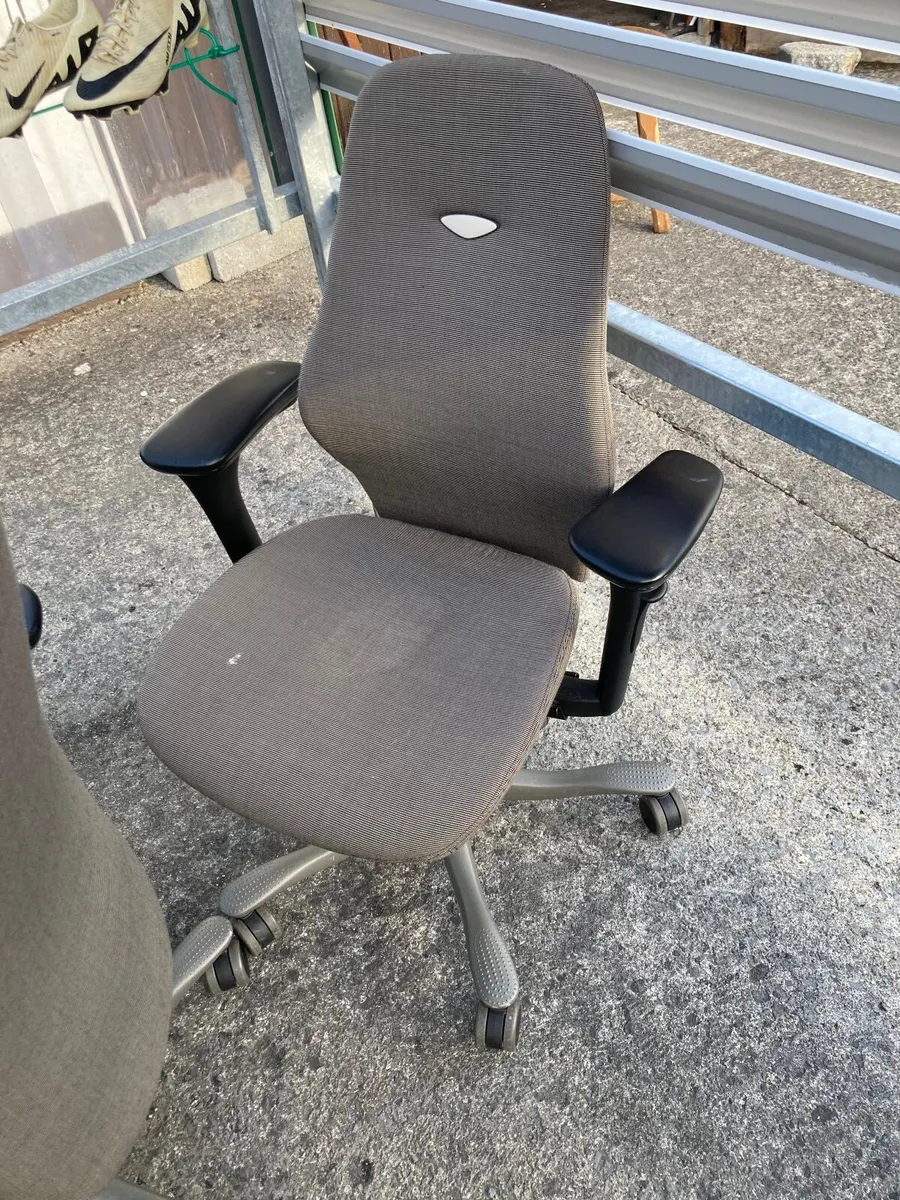 Study chair - Image 3