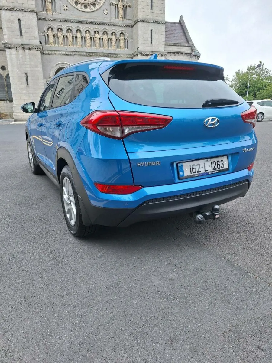 Car - Image 3