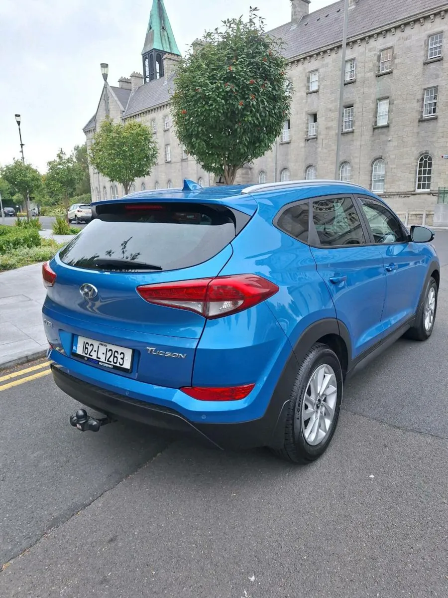 Car - Image 4
