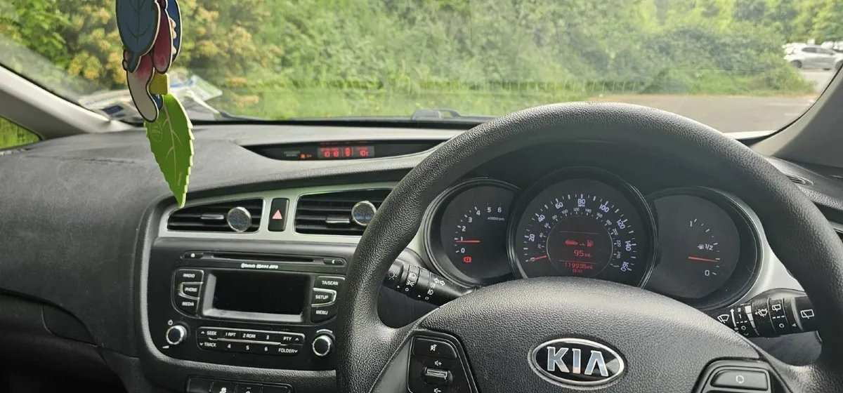 Kia Ceed 2012 - Image 2