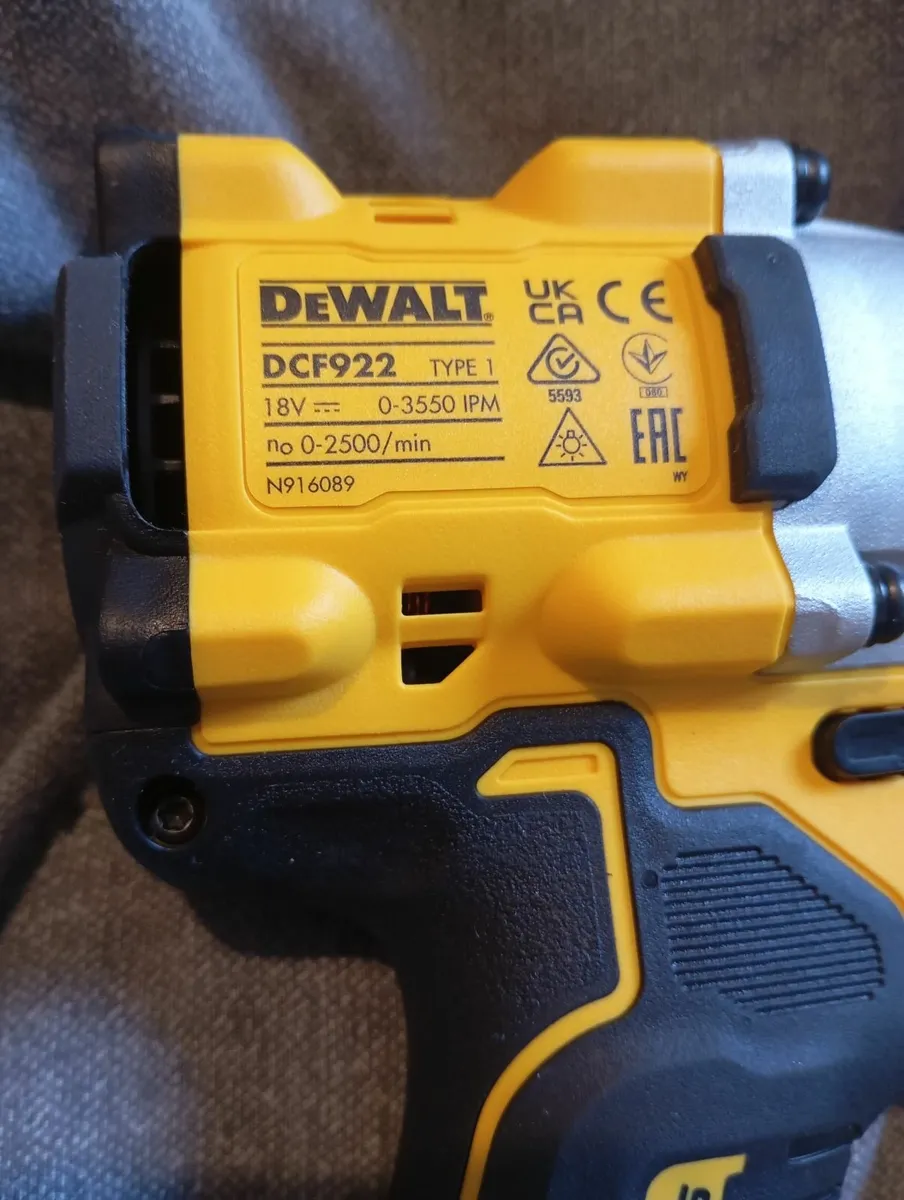 DeWalt 1/2inch Wrench Impact Gun - Image 2