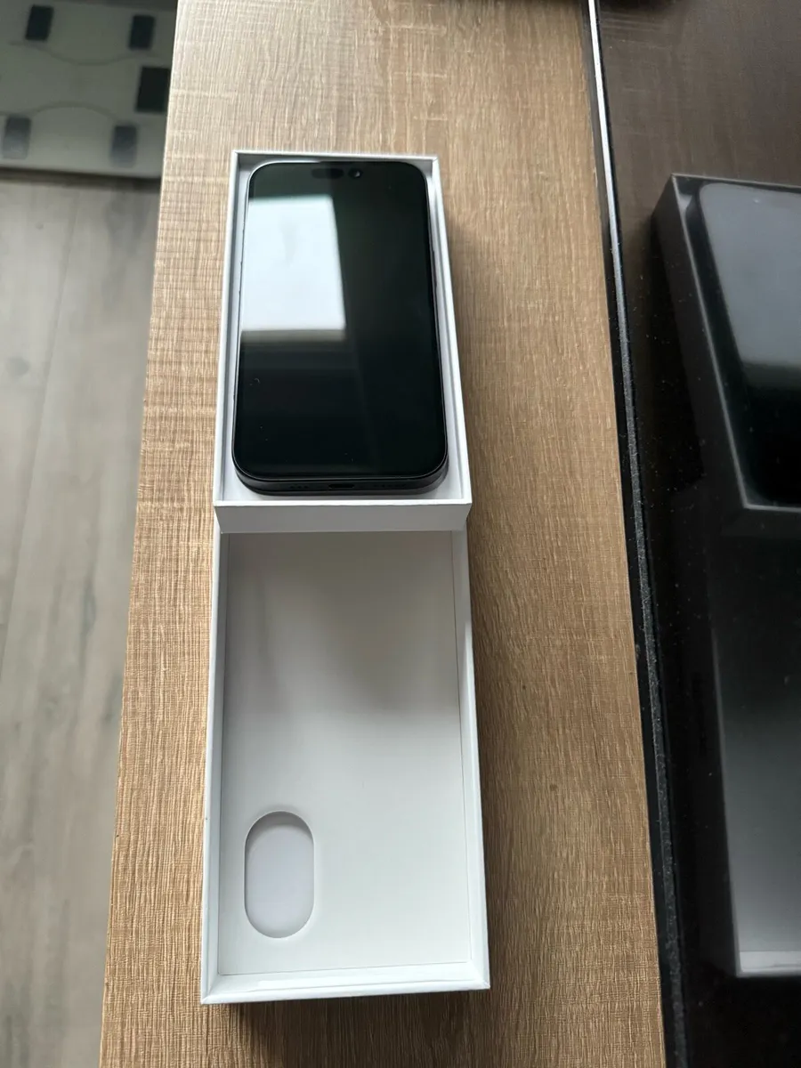 Iphone 16 128gb (black) Brand New! - Image 3