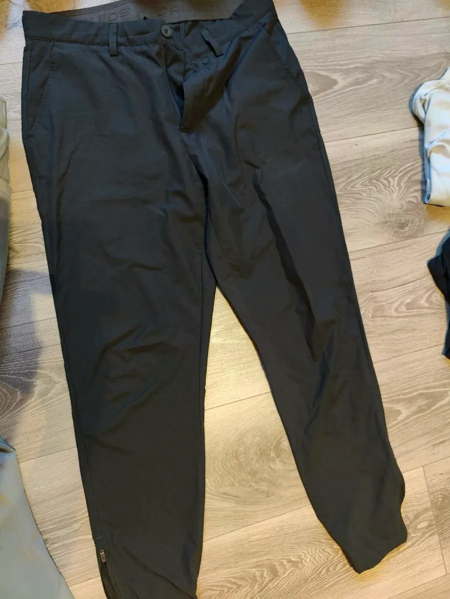 Golf and other sportswear - Image 2