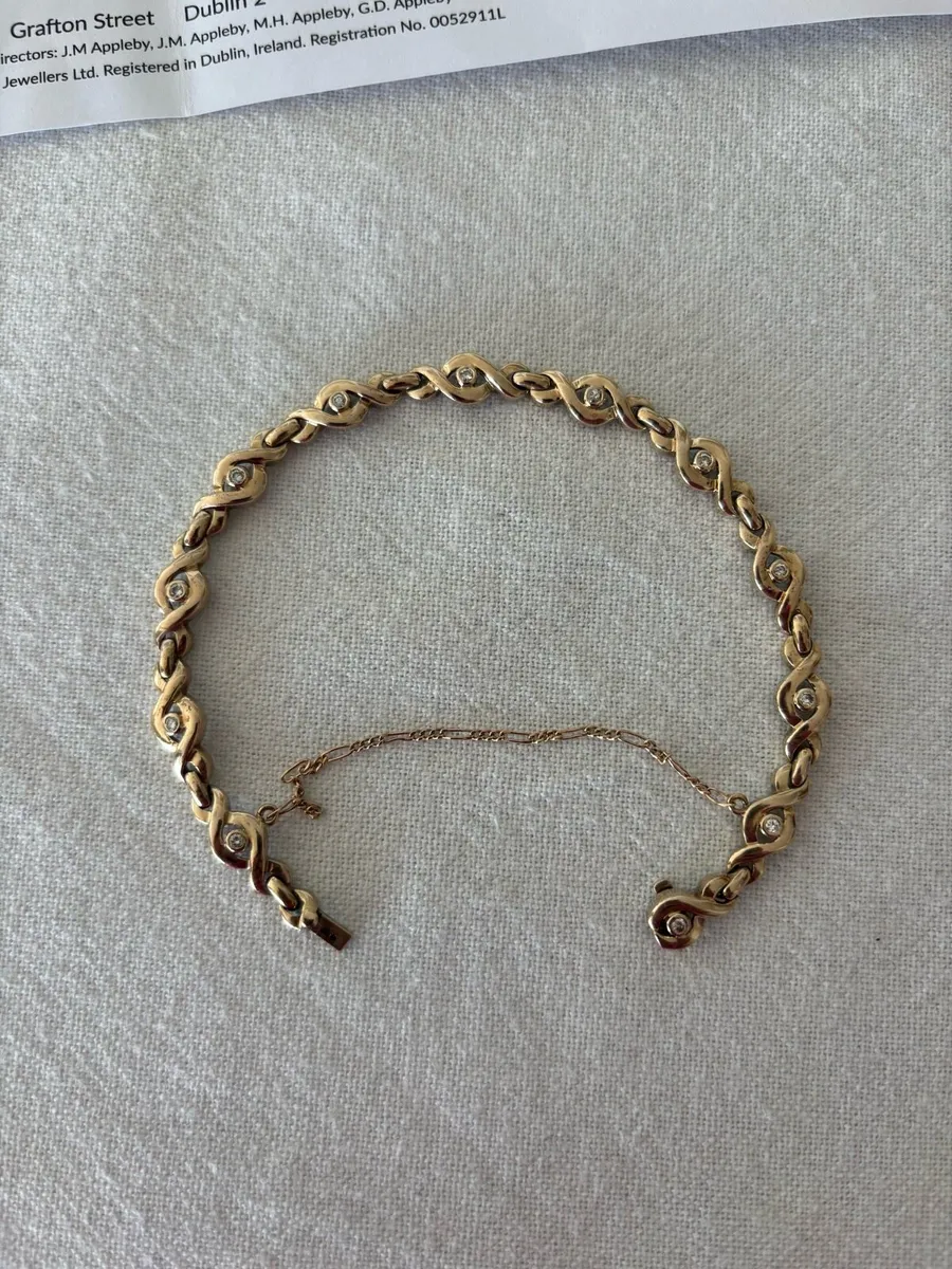 18ct Gold and Diamond Bracelet - Image 2