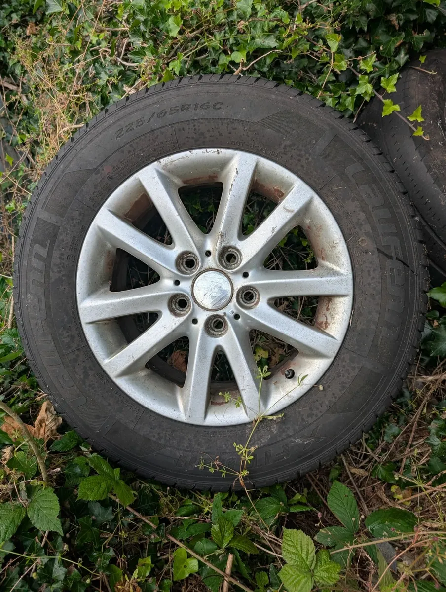 4 alloy wheels & tyres