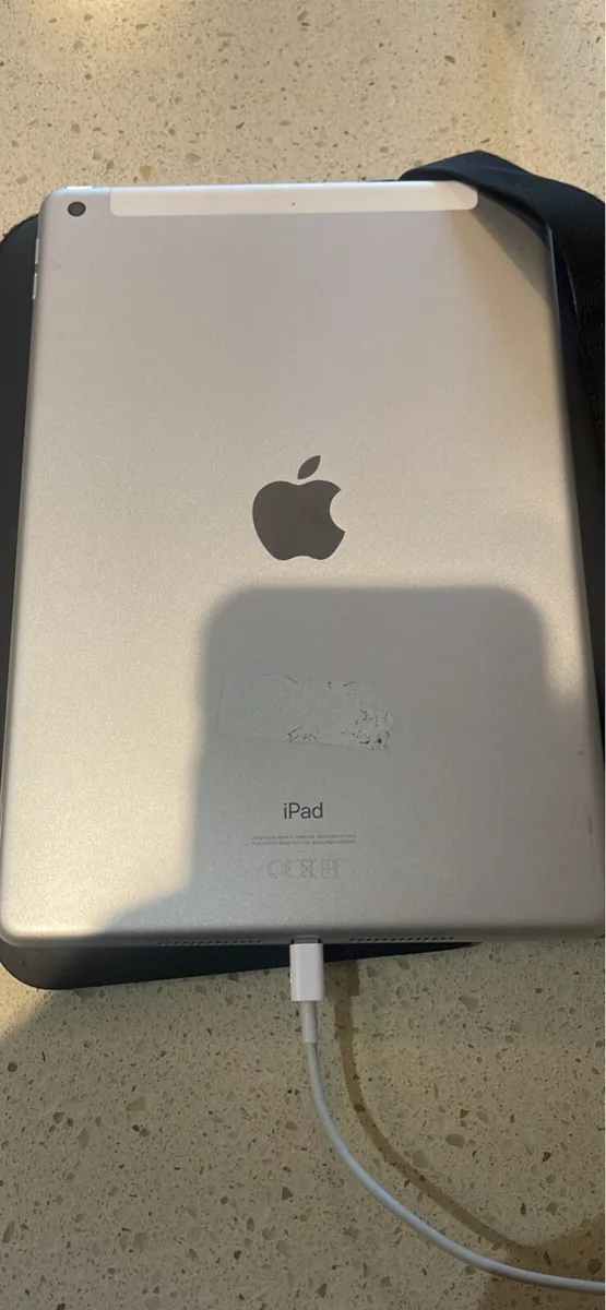 Apple IPad 8th generation - Image 3