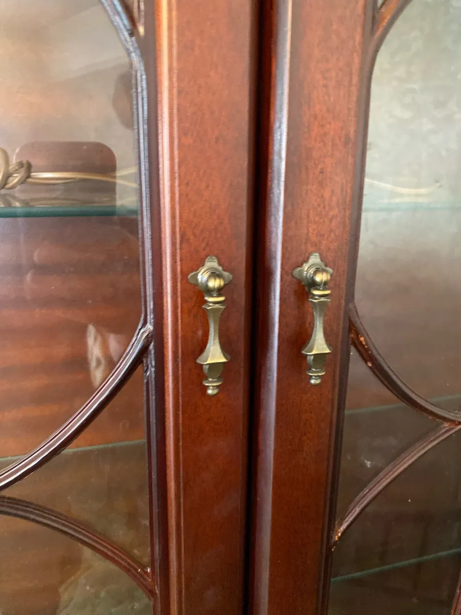Cabinet - Image 3