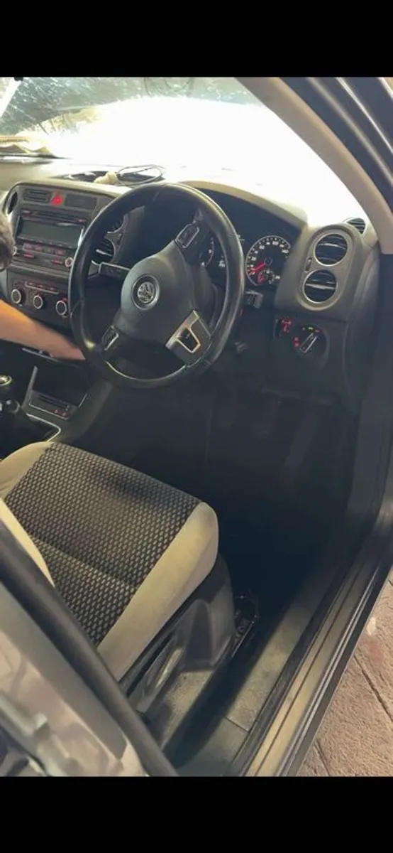 2011 Volkswagen Tiguan - Image 3