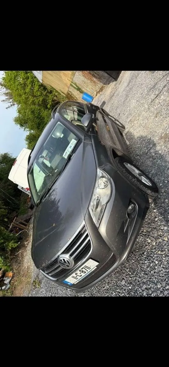 2011 Volkswagen Tiguan - Image 4