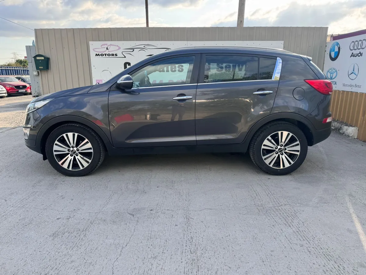 152 Kia Sportage 1.7D LX Low Miles High Spec - Image 2