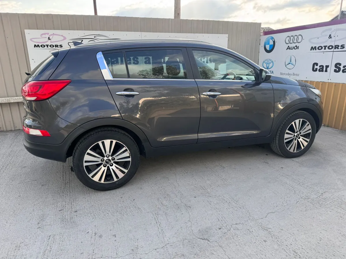 152 Kia Sportage 1.7D LX Low Miles High Spec - Image 3
