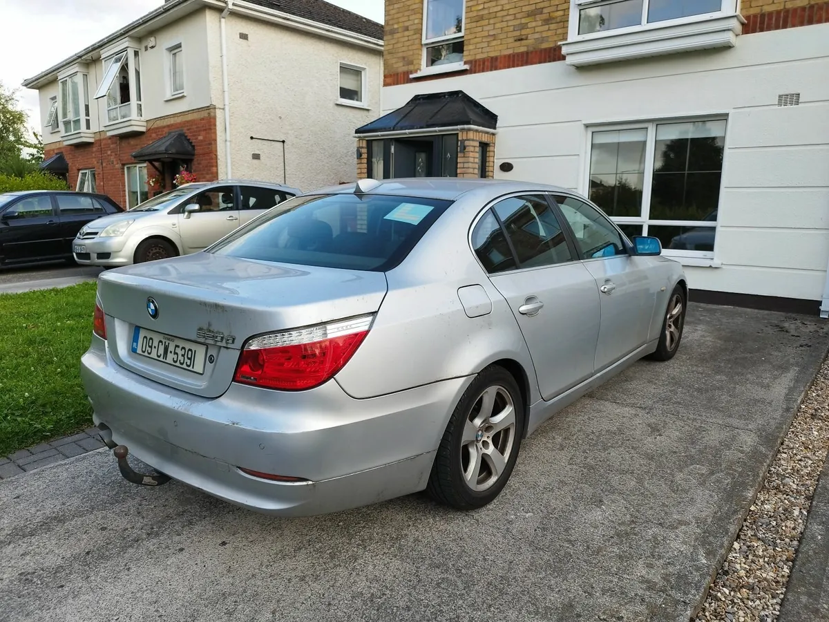 BMW 5-Series 2009 - Image 3