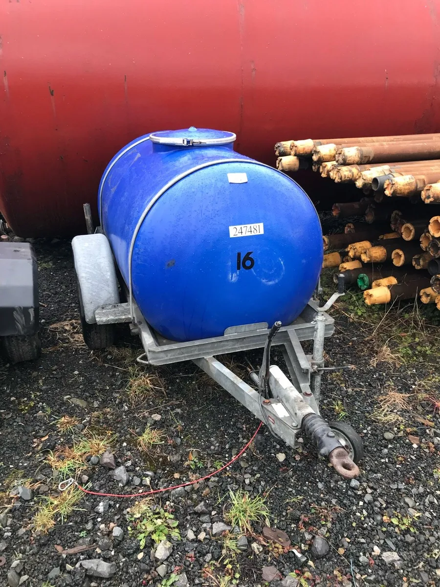 Water bowser - Image 1