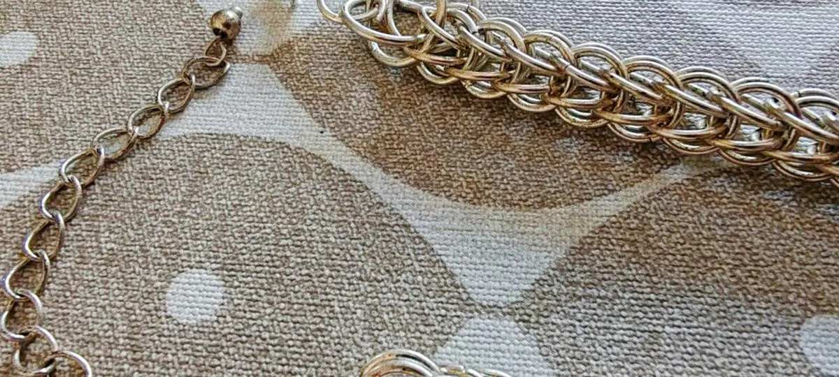 Silvertone bracelet - Image 2