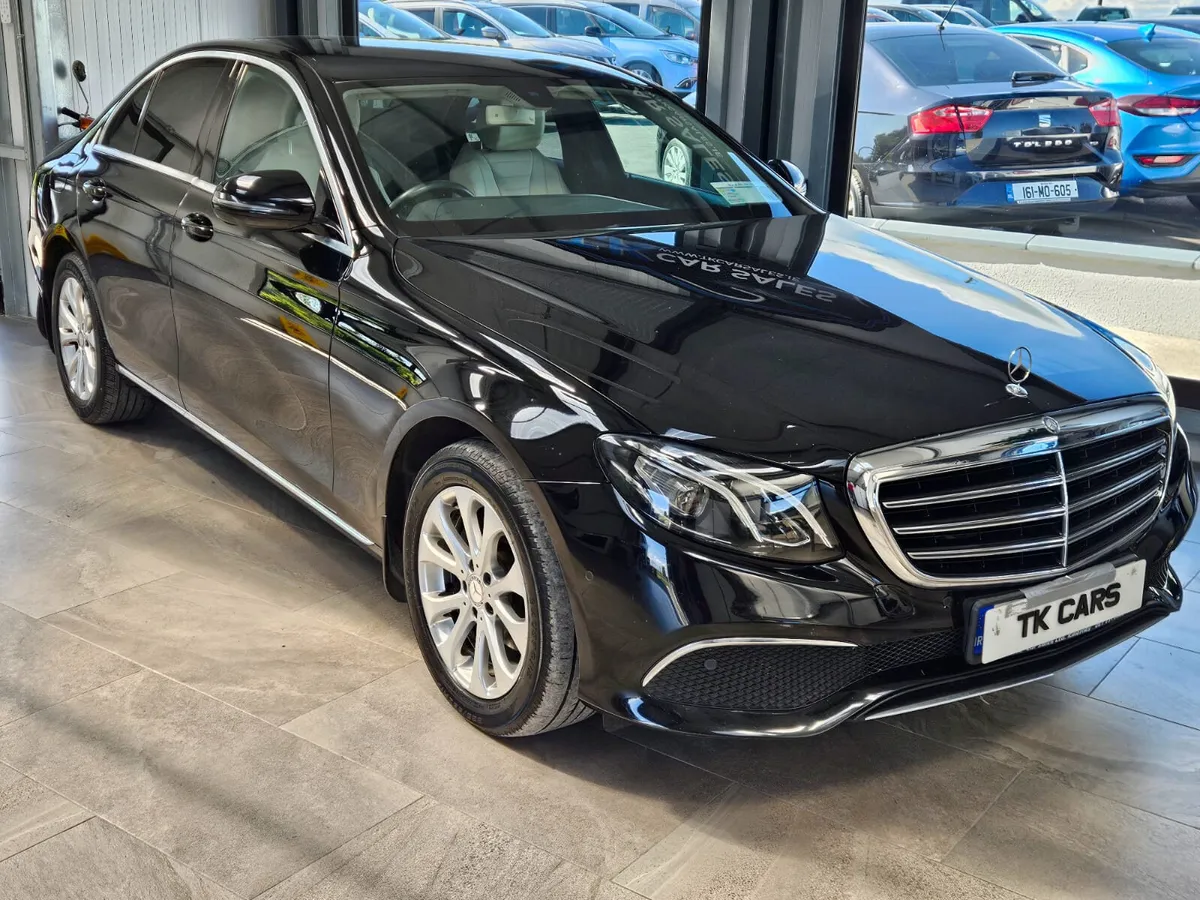 17 MERCEDES BENZ E220 AVANTGARDE - Image 1