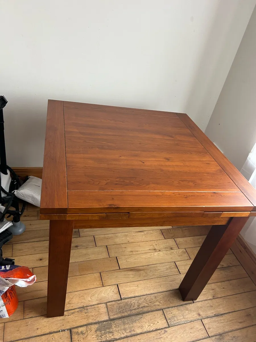 Dining table - Image 1
