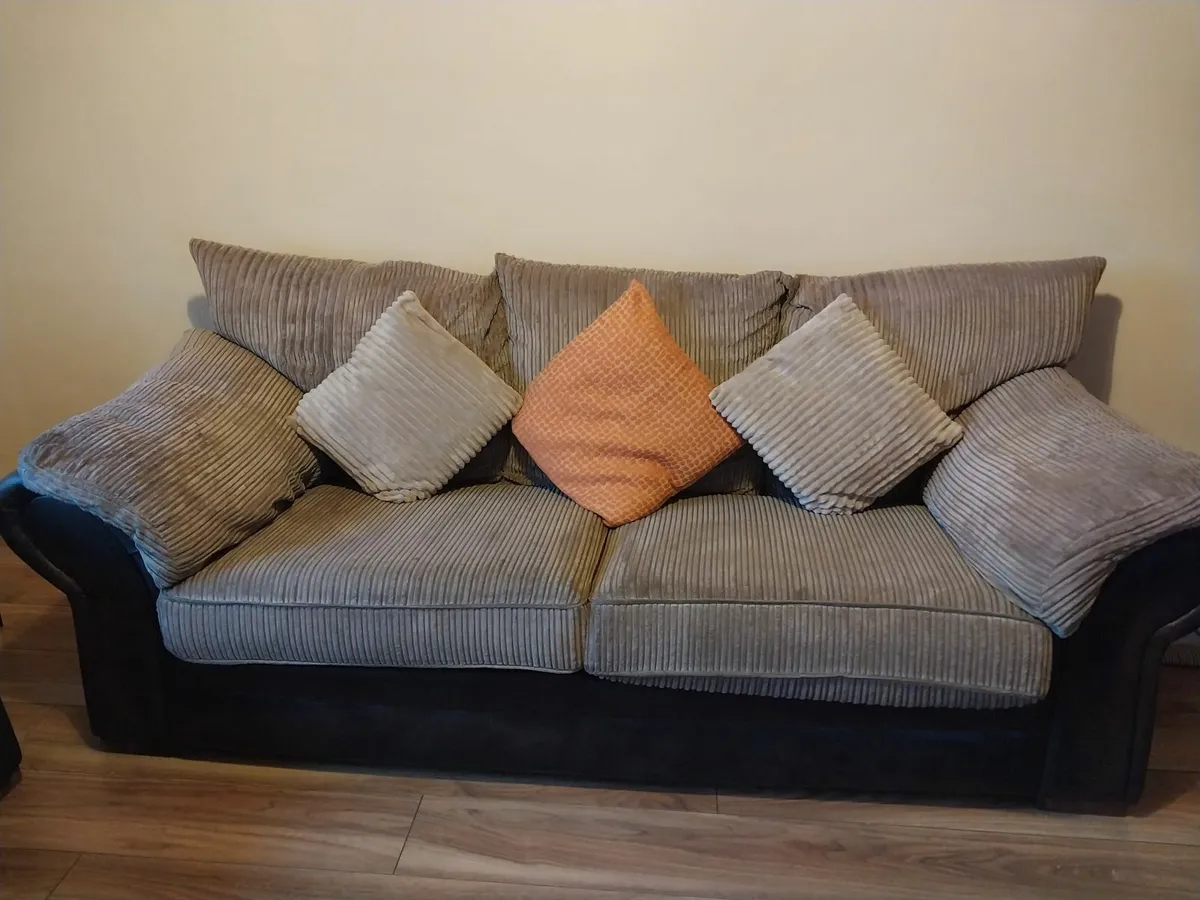 Couch - Image 2